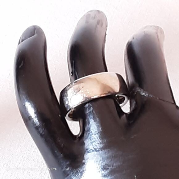 Minimalist Titanium Band Ring Chunky Silver Tone - Picture 1 of 7